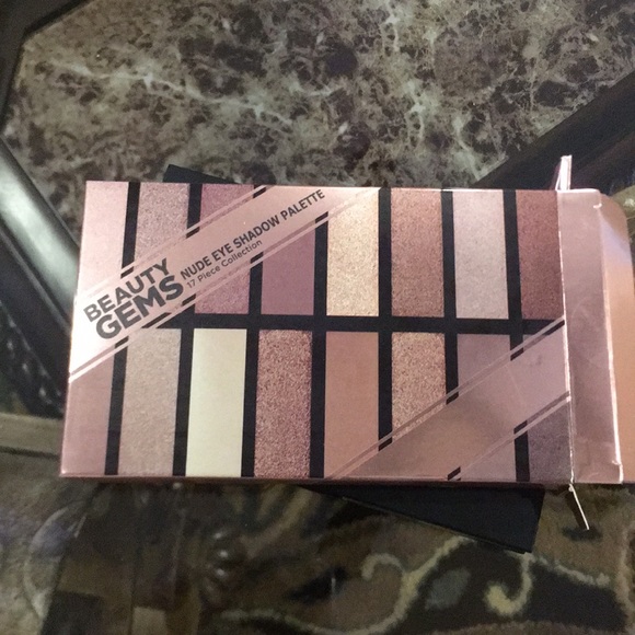 Beauty Gems Other - ✂️FINAL✂️Beauty Gems Nude Eye Shadow Palette